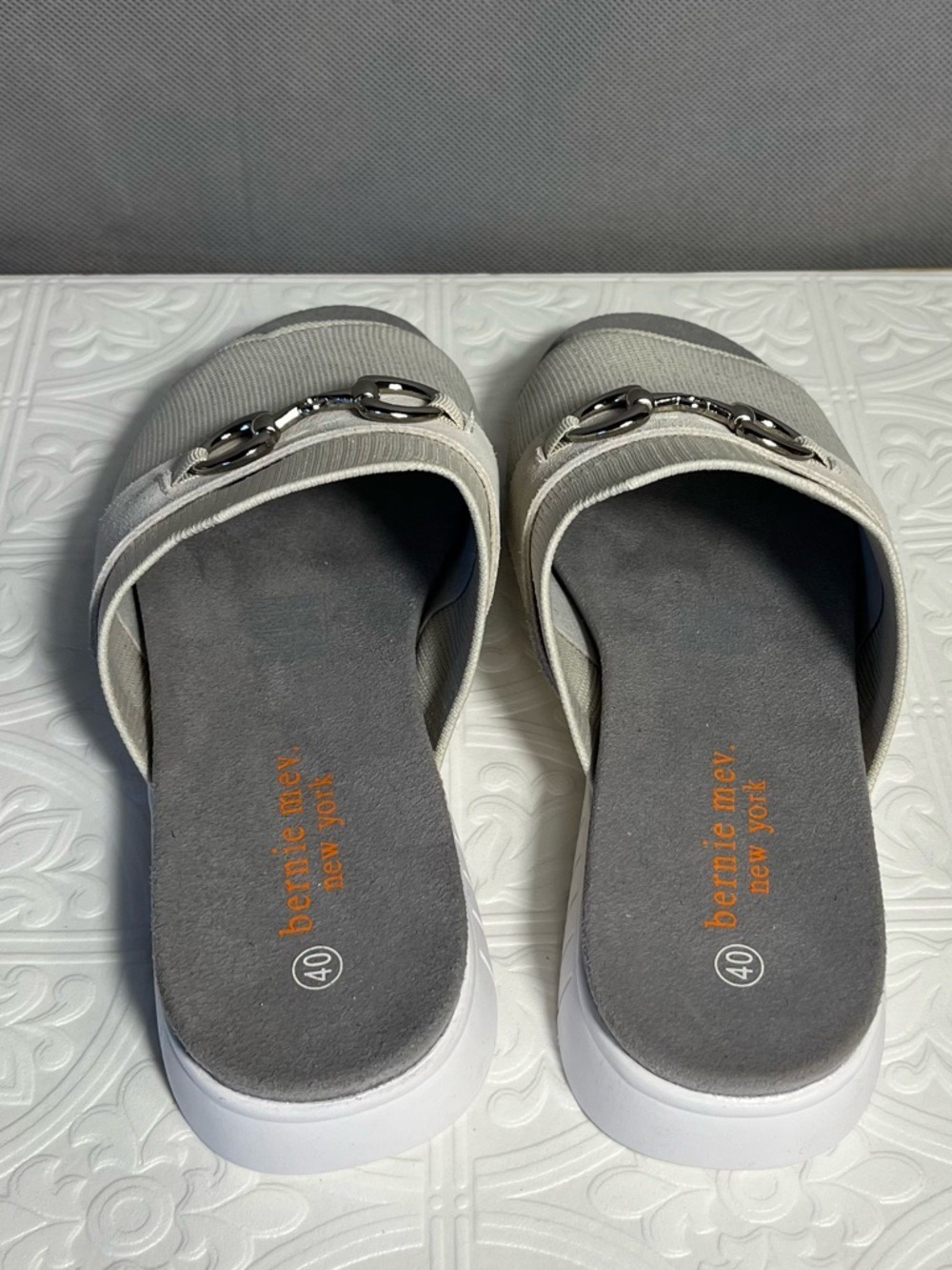 Bernie Mev Monaco Womens Sporty Slide Sandals Open Toe Casual Nude Silver 9 9.5 - Picture 3 of 10